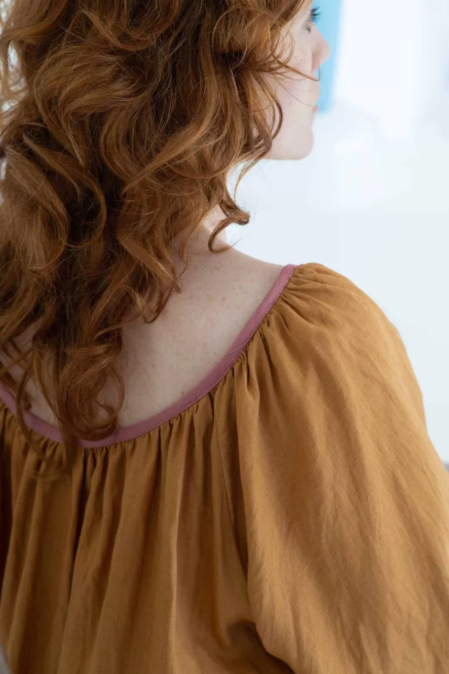 hetti_linen_top_caramel_2.webp Women Lazybones Hetti Linen Top Caramel