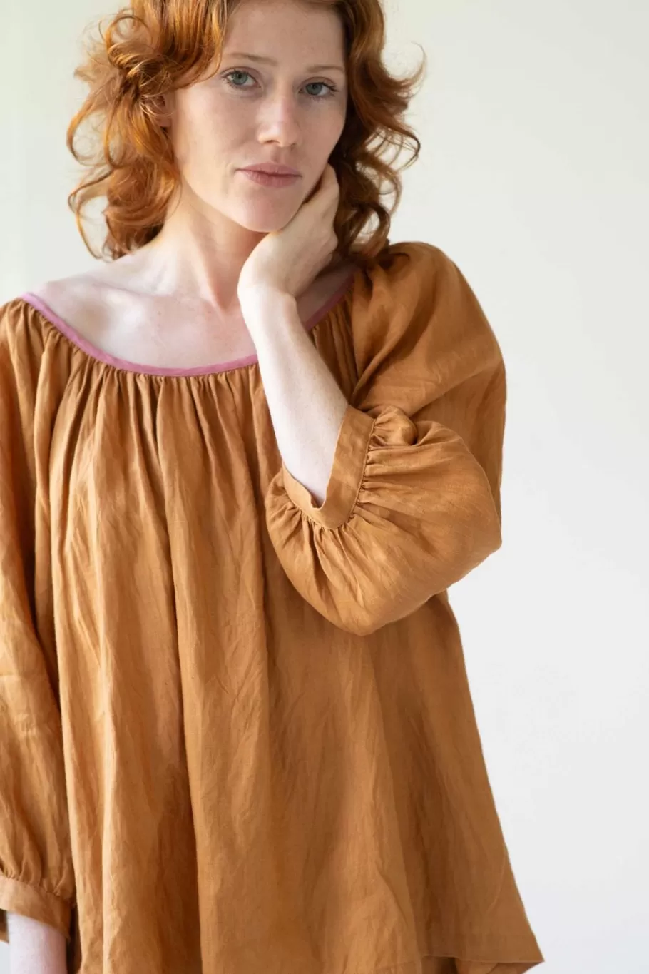 hetti_linen_top_caramel_4.webp Women Lazybones Hetti Linen Top Caramel