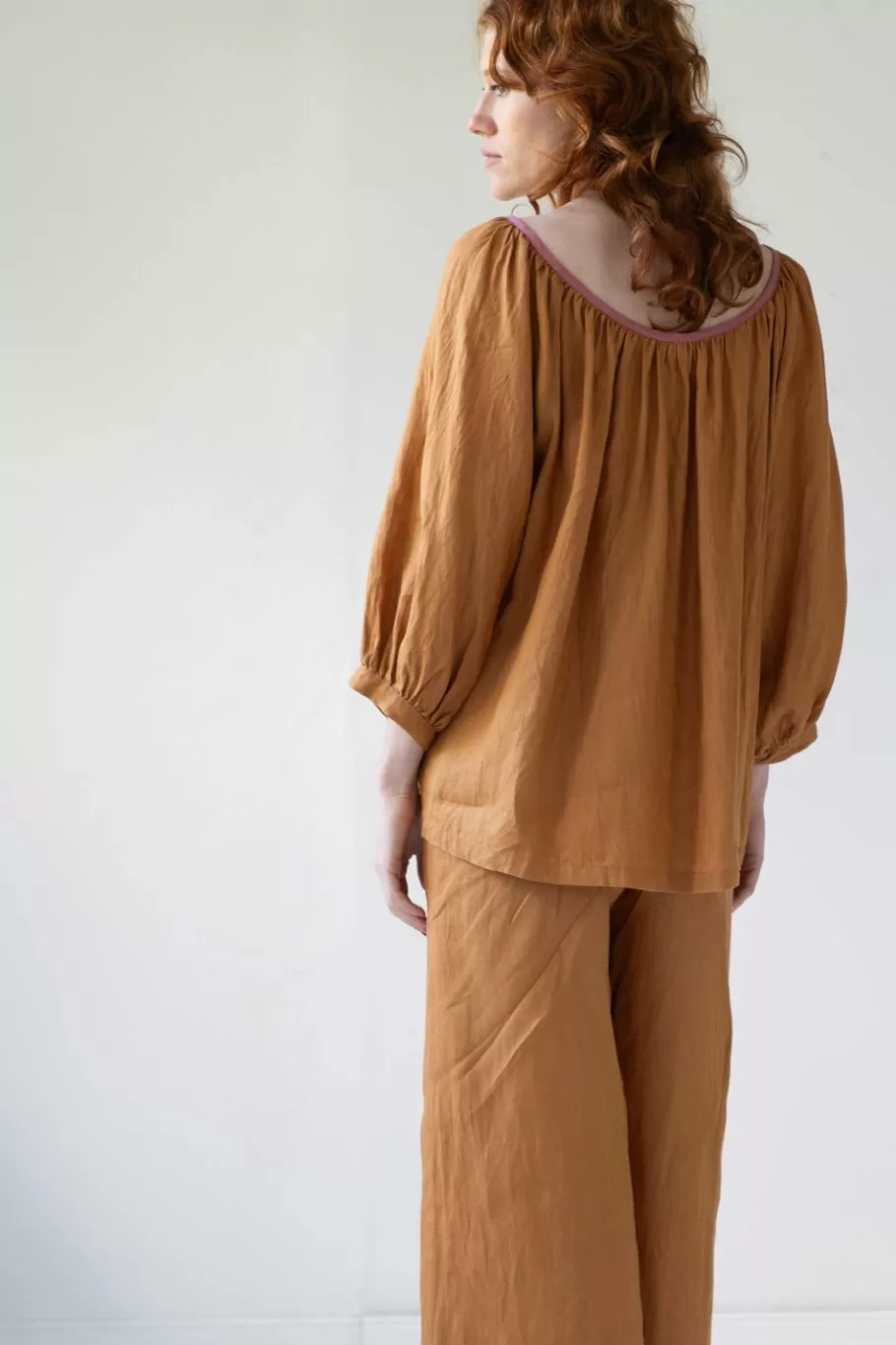 hetti_linen_top_caramel_6.webp Women Lazybones Hetti Linen Top Caramel