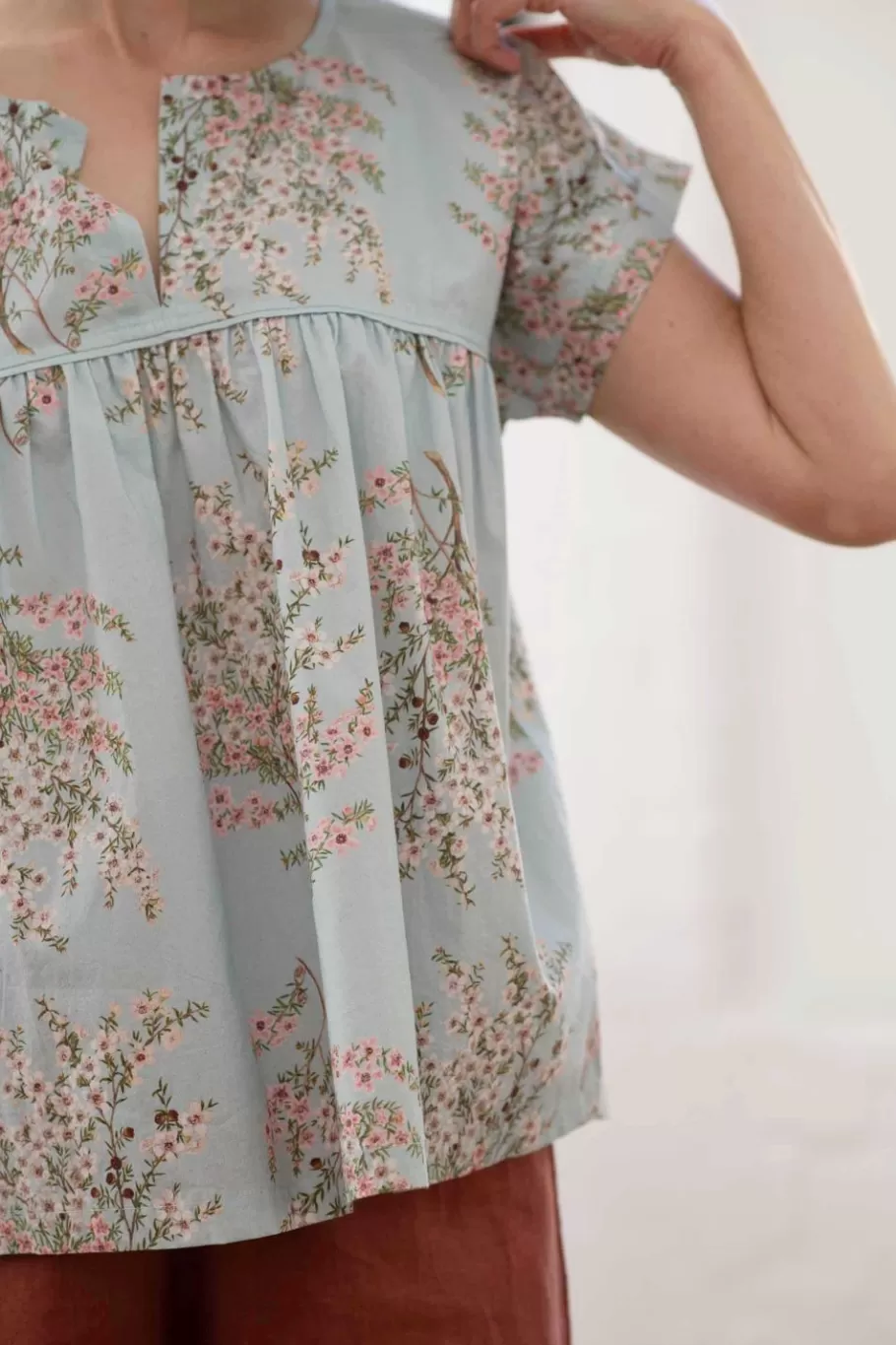 julia_top_manuka_4.webp Women Lazybones Julia Top Manuka