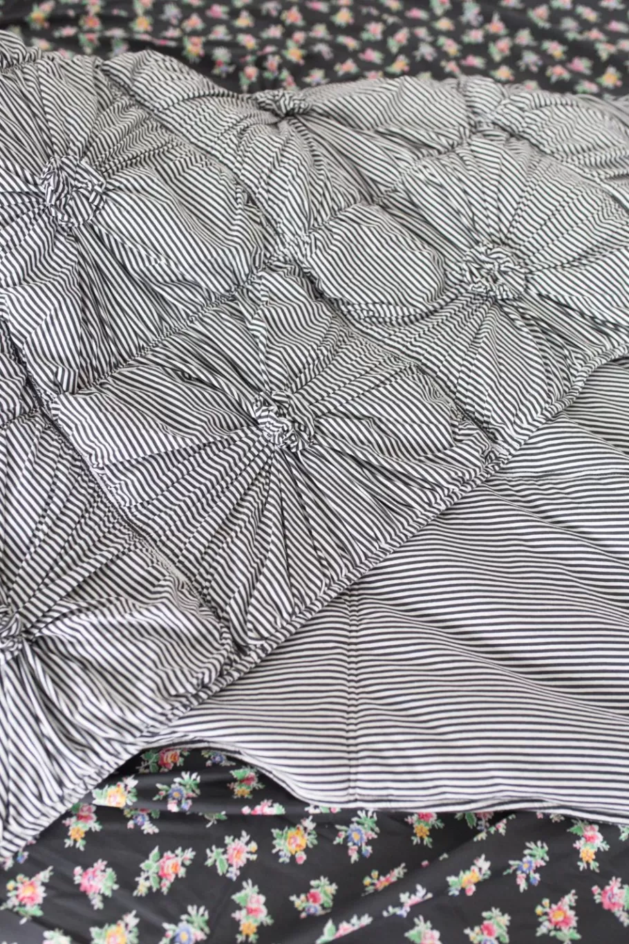 rosette_quilt_in_charcoal_stripe_organic_cotton_3.webp Women Lazybones Rosette Quilt In Charcoal Stripe *Organic Cotton