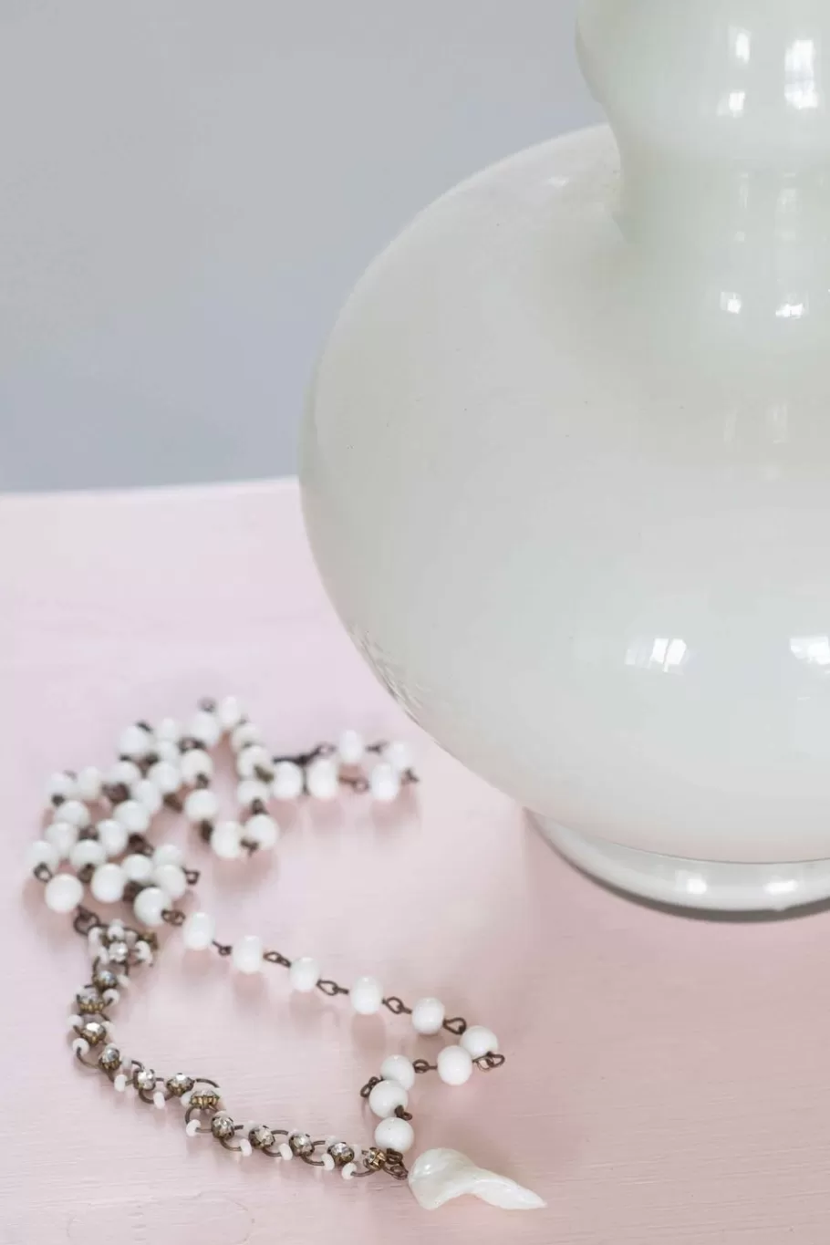 Women Lazybones Vintage Milk Glass Necklace